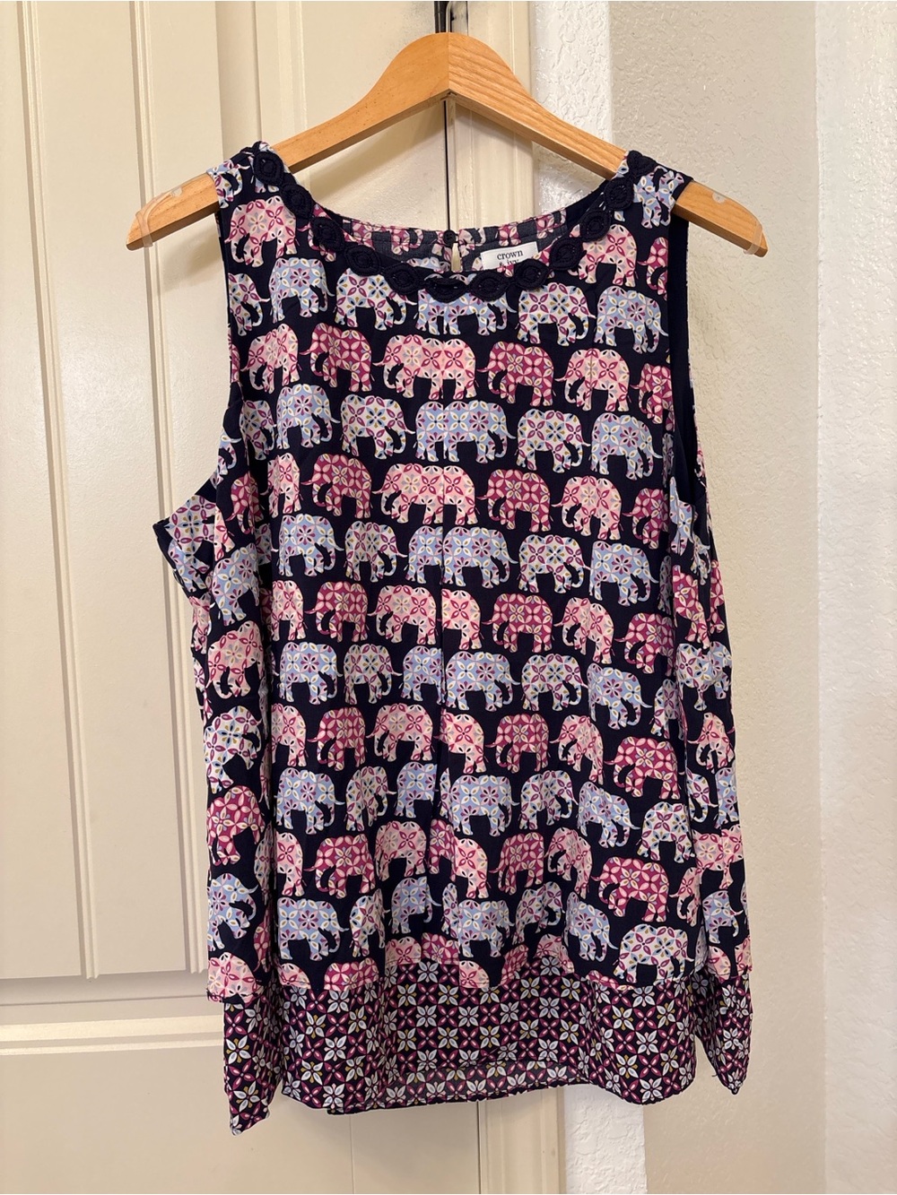 Crown & Ivy Elephant Print Sleeveless Blouse XL NWT Navy Pink Lisbon Signature